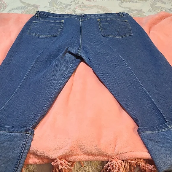 Cuffed Blue Jeans - Picture 4 of 6